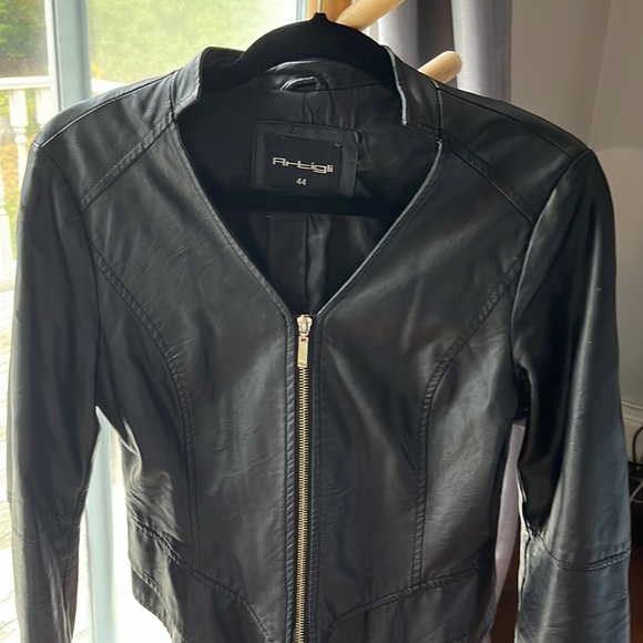 Leather jacket/ - Picture 4 of 8